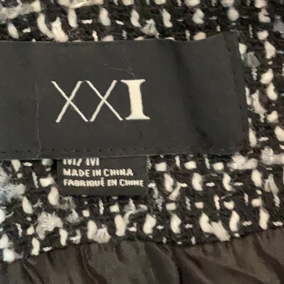 Forever 21 Cropped Blazer - Picture 8 of 9